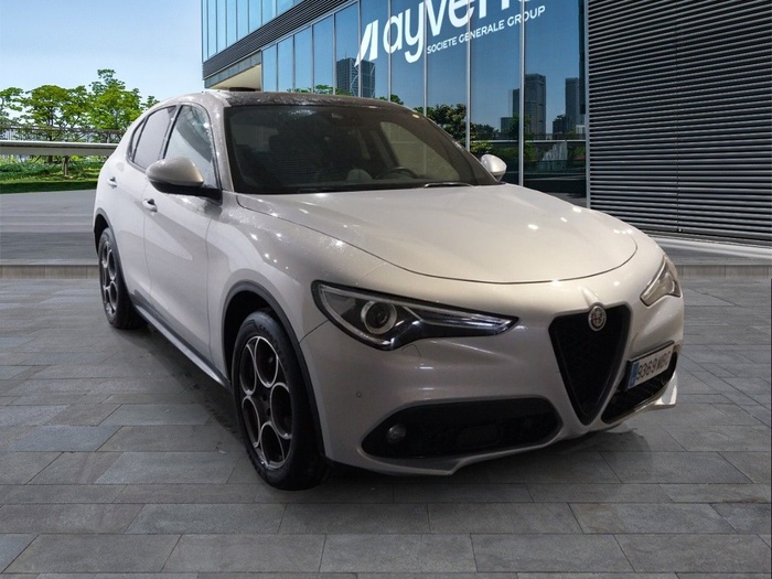 Alfa Romeo Stelvio 2.2 Diesel Sprint AWD 140 kW (190 CV) Vehículo usado en Madrid Alfa Romeo Stelvio 2.2 Diesel Sprint AWD 140 kW (190 CV) Vehículo usado en Madrid