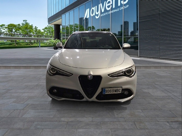 Alfa Romeo Stelvio 2.2 Diesel Sprint AWD 140 kW (190 CV) Vehículo usado en Madrid Alfa Romeo Stelvio 2.2 Diesel Sprint AWD 140 kW (190 CV) Vehículo usado en Madrid