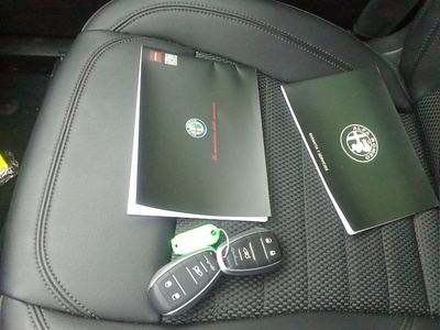 Alfa Romeo Stelvio 2.2 Diesel Sprint AWD 140 kW (190 CV) 12 Alfa Romeo Stelvio 2.2 Diesel Sprint AWD 140 kW (190 CV) 12