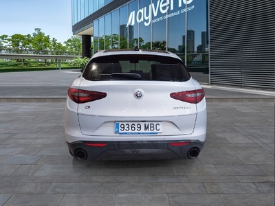 Alfa Romeo Stelvio 2.2 Diesel Sprint AWD 140 kW (190 CV) 5 Alfa Romeo Stelvio 2.2 Diesel Sprint AWD 140 kW (190 CV) 5