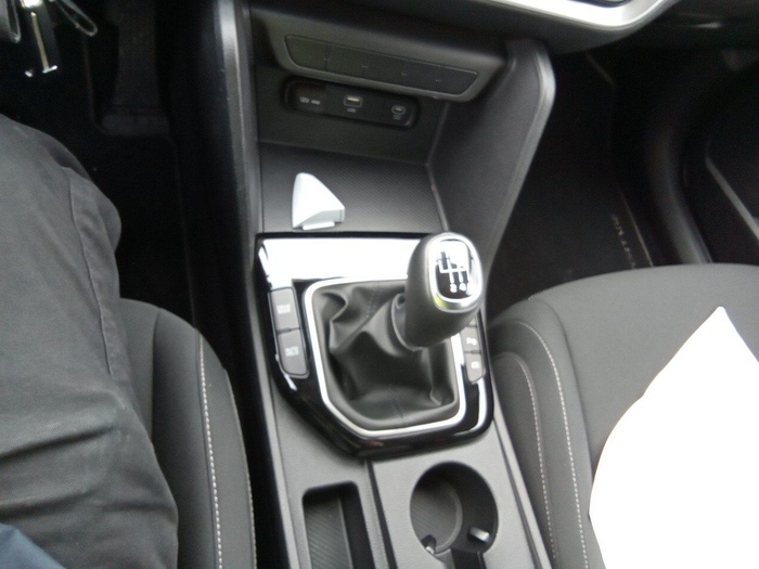 Kia Sportage 1.6 MHEV Drive 4x2 100 kW (136 CV) Vehículo usado en Madrid Kia Sportage 1.6 MHEV Drive 4x2 100 kW (136 CV) Vehículo usado en Madrid