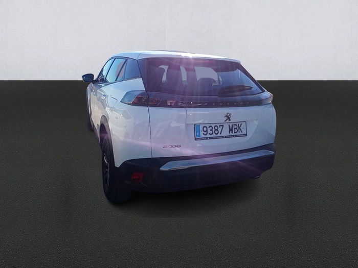 Peugeot 2008 Active Pack S&S BlueHDi 96 kW (130 CV) EAT8 Vehículo usado en Madrid Peugeot 2008 Active Pack S&S BlueHDi 96 kW (130 CV) EAT8 Vehículo usado en Madrid