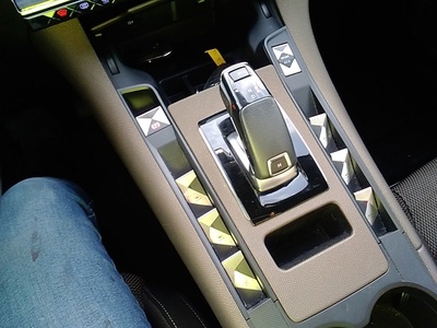 DS DS7 Crossback BlueHDi 130 DE Bastille + AT 96 kW (130 CV) 15 DS DS7 Crossback BlueHDi 130 DE Bastille + AT 96 kW (130 CV) 15