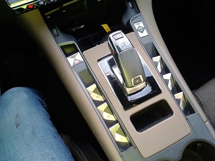 DS DS7 Crossback BlueHDi 130 DE Bastille + AT 96 kW (130 CV) Vehículo usado en Madrid DS DS7 Crossback BlueHDi 130 DE Bastille + AT 96 kW (130 CV) Vehículo usado en Madrid