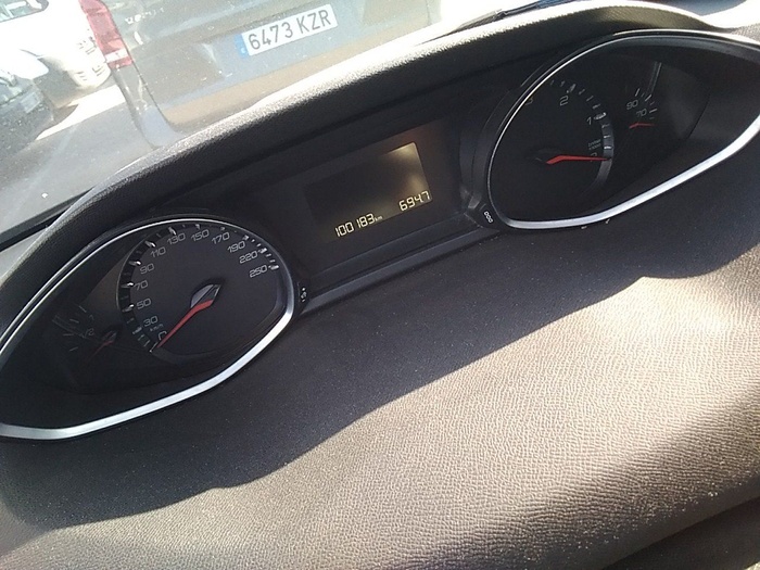 Peugeot 308 BlueHDi 130 S&S Style 96 kW (130 CV) Vehículo usado en Madrid Peugeot 308 BlueHDi 130 S&S Style 96 kW (130 CV) Vehículo usado en Madrid