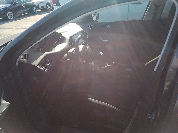 Peugeot 308 BlueHDi 130 S&S Style 96 kW (130 CV) Vehículo usado en Madrid Peugeot 308 BlueHDi 130 S&S Style 96 kW (130 CV) Vehículo usado en Madrid