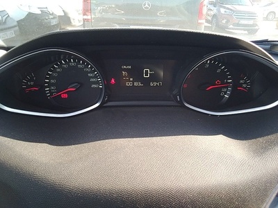 Peugeot 308 BlueHDi 130 S&S Style 96 kW (130 CV) 12 Peugeot 308 BlueHDi 130 S&S Style 96 kW (130 CV) 12