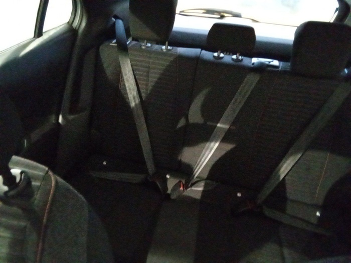 Peugeot 2008 Active Pack S&S BlueHDi 96 kW (130 CV) EAT8 Vehículo usado en Madrid Peugeot 2008 Active Pack S&S BlueHDi 96 kW (130 CV) EAT8 Vehículo usado en Madrid