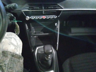 Peugeot 2008 Active Pack S&S BlueHDi 96 kW (130 CV) EAT8 13 Peugeot 2008 Active Pack S&S BlueHDi 96 kW (130 CV) EAT8 13