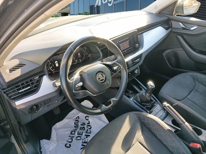 Skoda Kamiq 1.0 TSI Ambition 81 kW (110 CV) Vehículo usado en Madrid Skoda Kamiq 1.0 TSI Ambition 81 kW (110 CV) Vehículo usado en Madrid