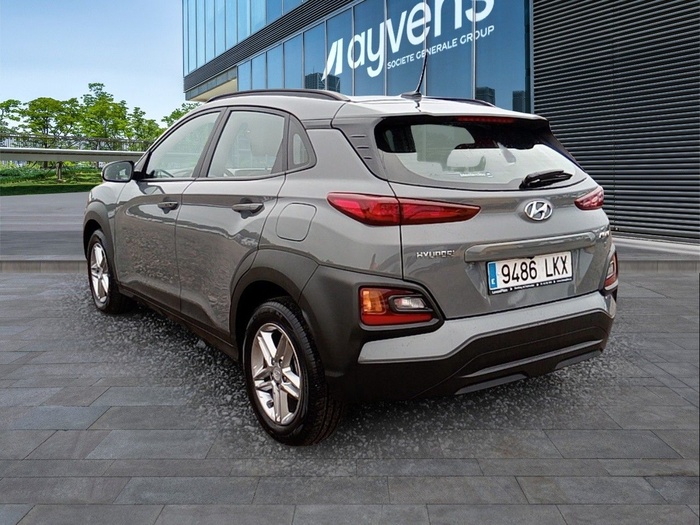 Hyundai Kona 1.0 TGDI SLE 4x2 88 kW (120 CV) Vehículo usado en Madrid Hyundai Kona 1.0 TGDI SLE 4x2 88 kW (120 CV) Vehículo usado en Madrid