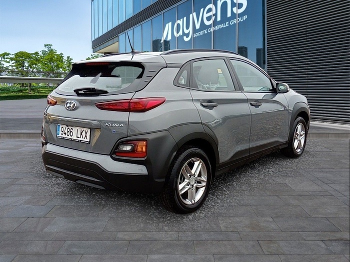 Hyundai Kona 1.0 TGDI SLE 4x2 88 kW (120 CV) Vehículo usado en Madrid Hyundai Kona 1.0 TGDI SLE 4x2 88 kW (120 CV) Vehículo usado en Madrid