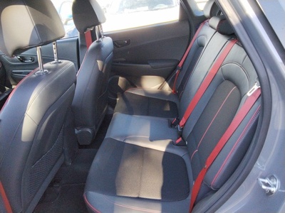 Hyundai Kona 1.0 TGDI SLE 4x2 88 kW (120 CV) 9 Hyundai Kona 1.0 TGDI SLE 4x2 88 kW (120 CV) 9