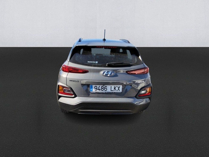 Hyundai Kona 1.0 TGDI SLE 4x2 88 kW (120 CV) Vehículo usado en Madrid Hyundai Kona 1.0 TGDI SLE 4x2 88 kW (120 CV) Vehículo usado en Madrid
