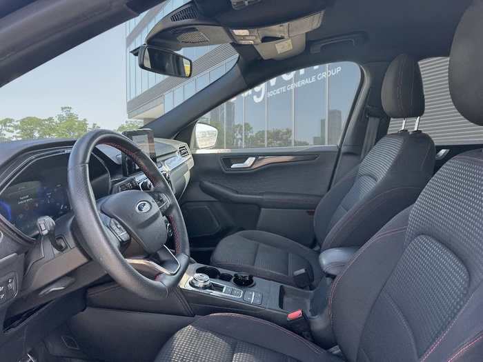 Ford Kuga 2.5 Duratec PHEV ST-Line Auto 165 kW (225 CV) Vehículo usado en Madrid Ford Kuga 2.5 Duratec PHEV ST-Line Auto 165 kW (225 CV) Vehículo usado en Madrid