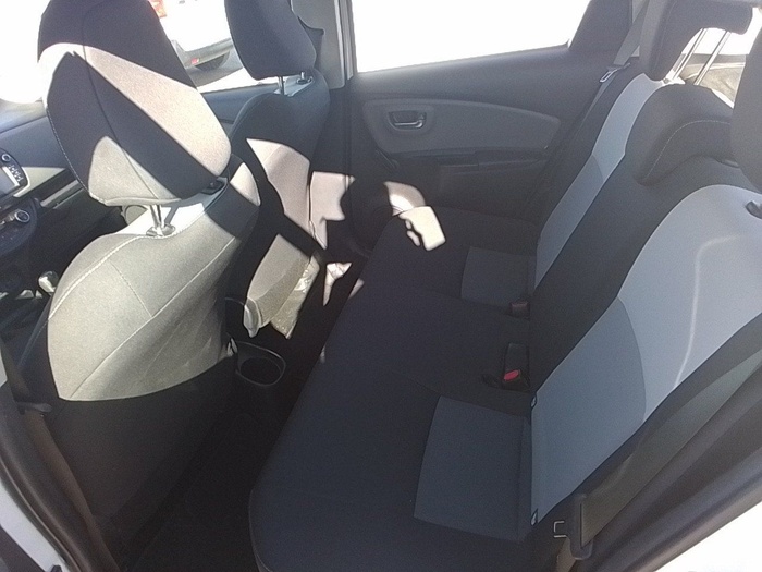 Toyota Yaris 1.5 100H Active 74 kW (100 CV) Vehículo usado en Madrid Toyota Yaris 1.5 100H Active 74 kW (100 CV) Vehículo usado en Madrid