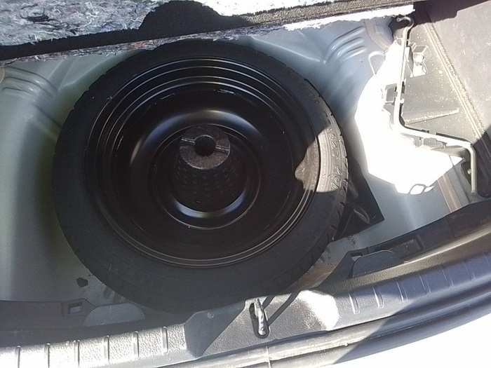 Toyota Yaris 1.5 100H Active 74 kW (100 CV) Vehículo usado en Madrid Toyota Yaris 1.5 100H Active 74 kW (100 CV) Vehículo usado en Madrid