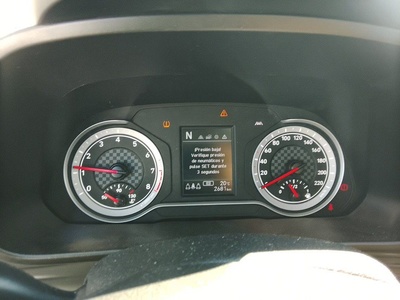 Hyundai i20 1.0 TGDI 48V Essence 74 kW (100 CV) 15 Hyundai i20 1.0 TGDI 48V Essence 74 kW (100 CV) 15