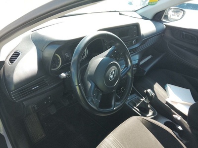 Hyundai i20 1.0 TGDI 48V Essence 74 kW (100 CV) 10 Hyundai i20 1.0 TGDI 48V Essence 74 kW (100 CV) 10