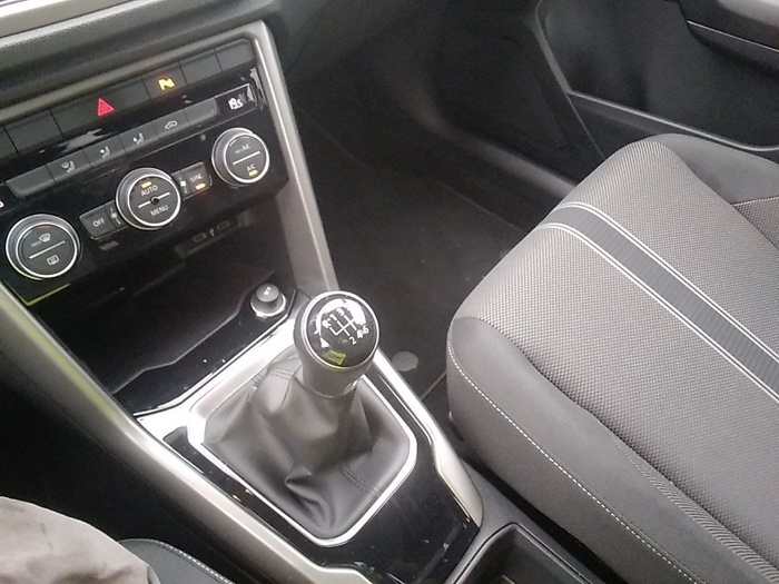 Volkswagen T-Roc Advance R-Line 1.0 TSI 81 kW (110 CV) Vehículo usado en Madrid Volkswagen T-Roc Advance R-Line 1.0 TSI 81 kW (110 CV) Vehículo usado en Madrid