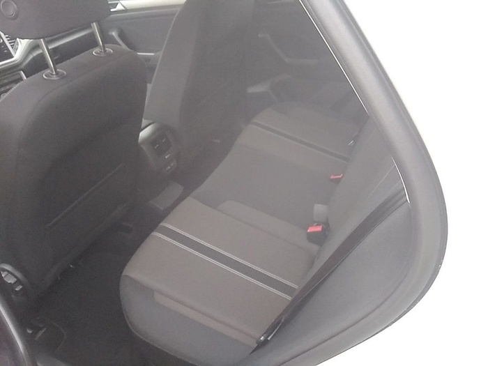 Volkswagen T-Roc Advance R-Line 1.0 TSI 81 kW (110 CV) Vehículo usado en Madrid Volkswagen T-Roc Advance R-Line 1.0 TSI 81 kW (110 CV) Vehículo usado en Madrid