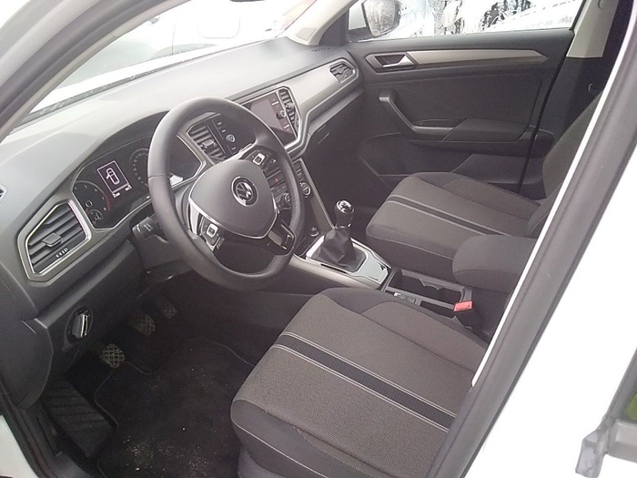 Volkswagen T-Roc Advance R-Line 1.0 TSI 81 kW (110 CV) Vehículo usado en Madrid Volkswagen T-Roc Advance R-Line 1.0 TSI 81 kW (110 CV) Vehículo usado en Madrid