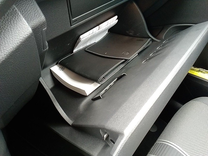 Volkswagen T-Roc Advance R-Line 1.0 TSI 81 kW (110 CV) Vehículo usado en Madrid Volkswagen T-Roc Advance R-Line 1.0 TSI 81 kW (110 CV) Vehículo usado en Madrid