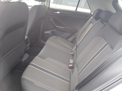 Volkswagen T-Roc Advance R-Line 1.0 TSI 81 kW (110 CV) 9 Volkswagen T-Roc Advance R-Line 1.0 TSI 81 kW (110 CV) 9