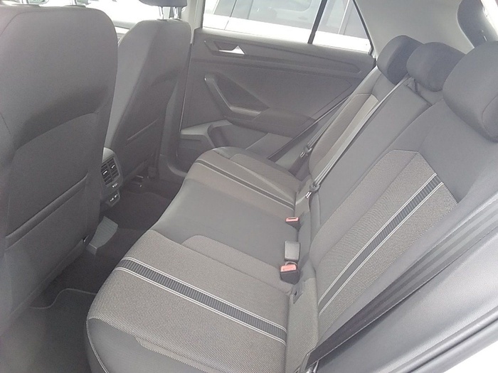 Volkswagen T-Roc Advance R-Line 1.0 TSI 81 kW (110 CV) Vehículo usado en Madrid Volkswagen T-Roc Advance R-Line 1.0 TSI 81 kW (110 CV) Vehículo usado en Madrid