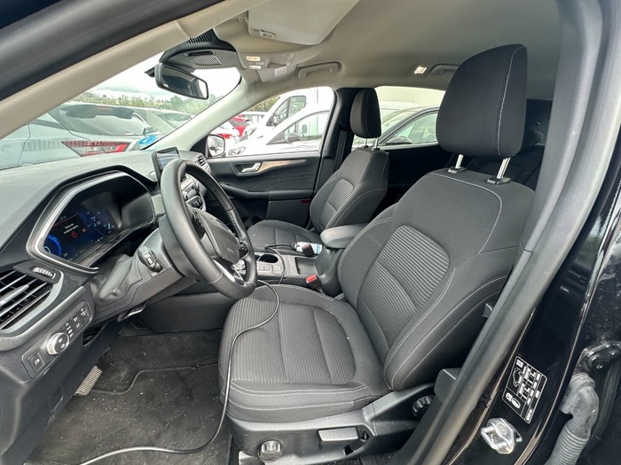 Ford Kuga 2.5 Duratec PHEV Titanium Auto 165 kW (225 CV) Vehículo usado en Madrid Ford Kuga 2.5 Duratec PHEV Titanium Auto 165 kW (225 CV) Vehículo usado en Madrid