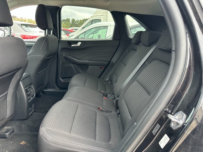 Ford Kuga 2.5 Duratec PHEV Titanium Auto 165 kW (225 CV) Vehículo usado en Madrid Ford Kuga 2.5 Duratec PHEV Titanium Auto 165 kW (225 CV) Vehículo usado en Madrid