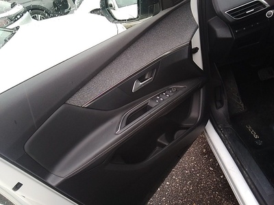 Peugeot 3008 Hybrid 225 Allure e-EAT8 165 kW (225 CV) 14 Peugeot 3008 Hybrid 225 Allure e-EAT8 165 kW (225 CV) 14