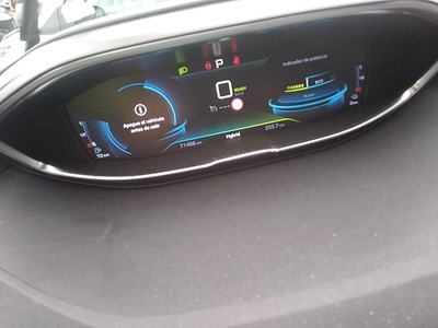 Peugeot 3008 Hybrid 225 Allure e-EAT8 165 kW (225 CV) 8 Peugeot 3008 Hybrid 225 Allure e-EAT8 165 kW (225 CV) 8