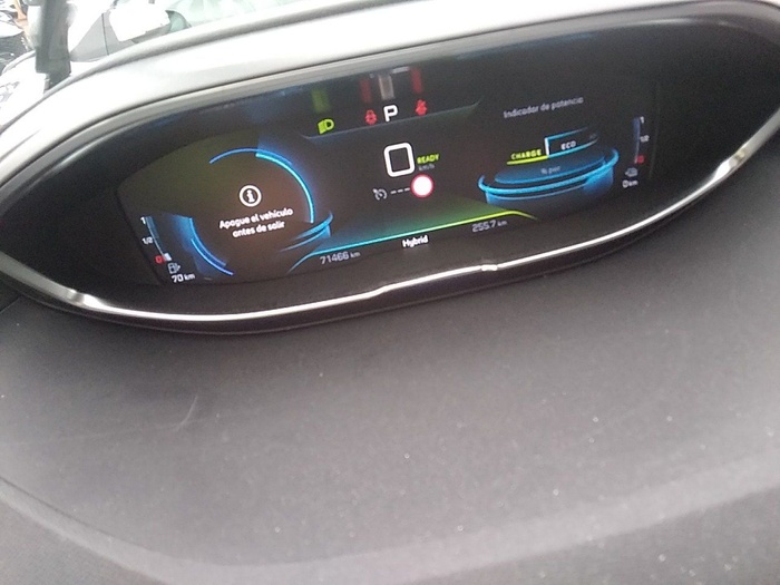 Peugeot 3008 Hybrid 225 Allure e-EAT8 165 kW (225 CV) Vehículo usado en Madrid Peugeot 3008 Hybrid 225 Allure e-EAT8 165 kW (225 CV) Vehículo usado en Madrid