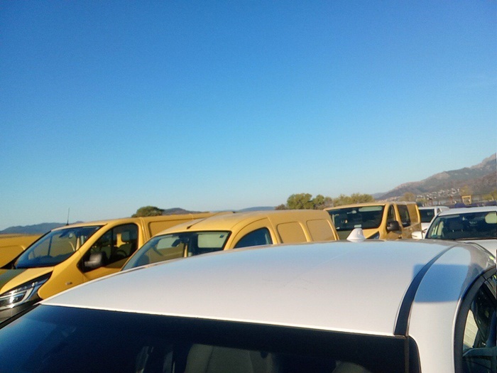 Toyota C-HR 1.8 125H Active 90 kW (122 CV) Vehículo usado en Madrid Toyota C-HR 1.8 125H Active 90 kW (122 CV) Vehículo usado en Madrid