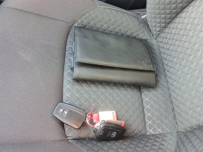 Toyota C-HR 1.8 125H Active 90 kW (122 CV) Vehículo usado en Madrid Toyota C-HR 1.8 125H Active 90 kW (122 CV) Vehículo usado en Madrid