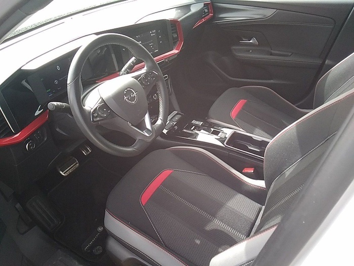 Opel Mokka-e BEV 50kWh GS-e 100 kW (136 CV) Vehículo usado en Madrid Opel Mokka-e BEV 50kWh GS-e 100 kW (136 CV) Vehículo usado en Madrid