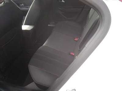 Opel Mokka-e BEV 50kWh GS-e 100 kW (136 CV) 13 Opel Mokka-e BEV 50kWh GS-e 100 kW (136 CV) 13