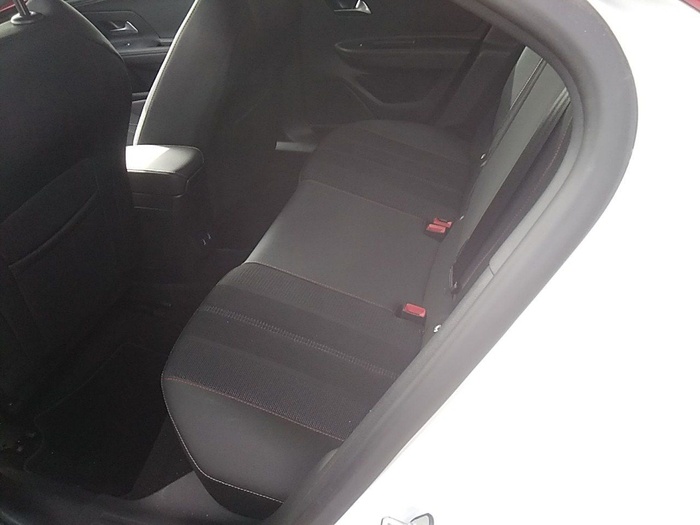 Opel Mokka-e BEV 50kWh GS-e 100 kW (136 CV) Vehículo usado en Madrid Opel Mokka-e BEV 50kWh GS-e 100 kW (136 CV) Vehículo usado en Madrid