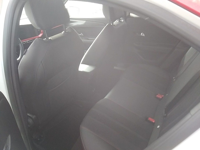 Opel Mokka-e BEV 50kWh GS-e 100 kW (136 CV) Vehículo usado en Madrid Opel Mokka-e BEV 50kWh GS-e 100 kW (136 CV) Vehículo usado en Madrid