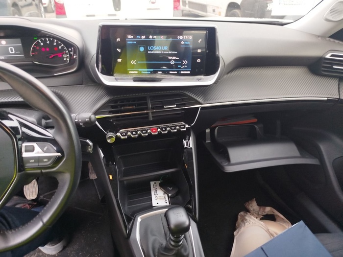 Peugeot 2008 Puretech 100 S&S Active 75 kW (100 CV) Vehículo usado en Madrid Peugeot 2008 Puretech 100 S&S Active 75 kW (100 CV) Vehículo usado en Madrid