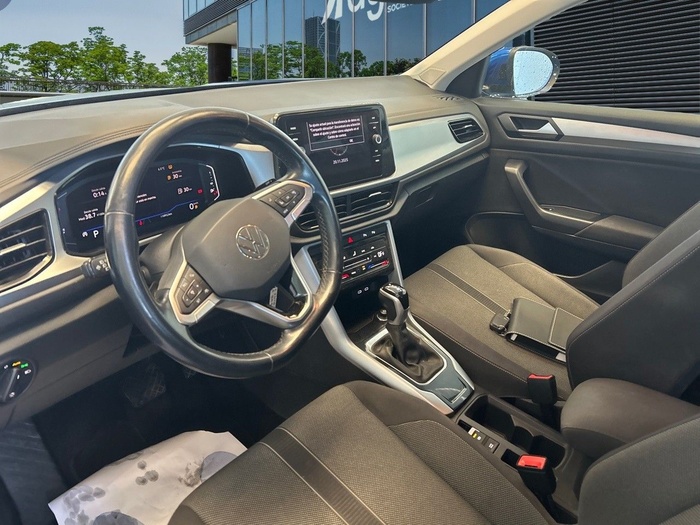 Volkswagen T-Roc Life 2.0 TDI 110 kW (150 CV) DSG Vehículo usado en Madrid Volkswagen T-Roc Life 2.0 TDI 110 kW (150 CV) DSG Vehículo usado en Madrid