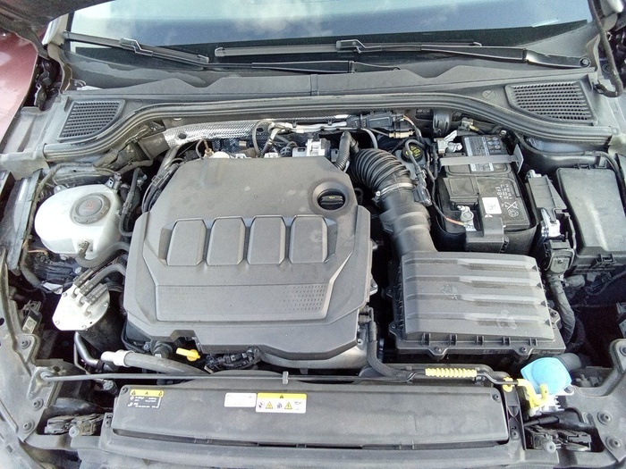 Volkswagen Golf Life 2.0 TDI 85 kW (115 CV) Vehículo usado en Madrid Volkswagen Golf Life 2.0 TDI 85 kW (115 CV) Vehículo usado en Madrid