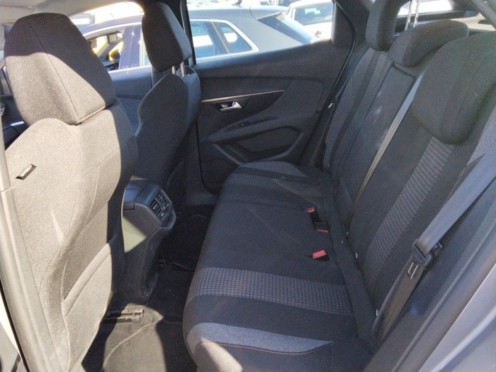 Peugeot 3008 BlueHDi 130 S&S Active Pack 96 kW (130 CV) Vehículo usado en Madrid Peugeot 3008 BlueHDi 130 S&S Active Pack 96 kW (130 CV) Vehículo usado en Madrid