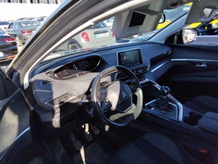 Peugeot 3008 BlueHDi 130 S&S Active Pack 96 kW (130 CV) Vehículo usado en Madrid Peugeot 3008 BlueHDi 130 S&S Active Pack 96 kW (130 CV) Vehículo usado en Madrid