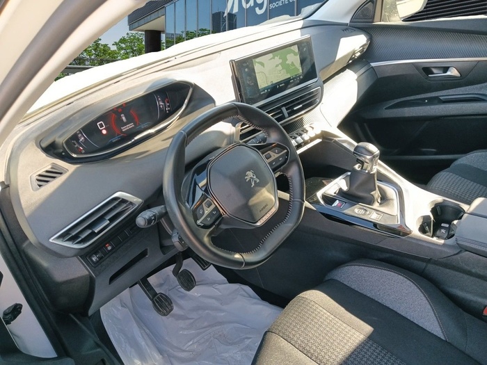 Peugeot 3008 BlueHDi 130 S&S Active Pack 96 kW (130 CV) Vehículo usado en Madrid Peugeot 3008 BlueHDi 130 S&S Active Pack 96 kW (130 CV) Vehículo usado en Madrid