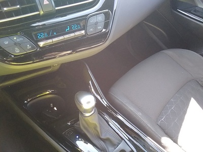 Toyota C-HR 180H Advance 135 kW (184 CV) 10 Toyota C-HR 180H Advance 135 kW (184 CV) 10