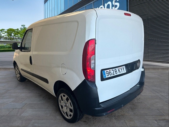 Fiat Dobló Cargo 1.4 T-Jet CNG SX 88 kW (120 CV) Vehículo usado en Madrid Fiat Dobló Cargo 1.4 T-Jet CNG SX 88 kW (120 CV) Vehículo usado en Madrid