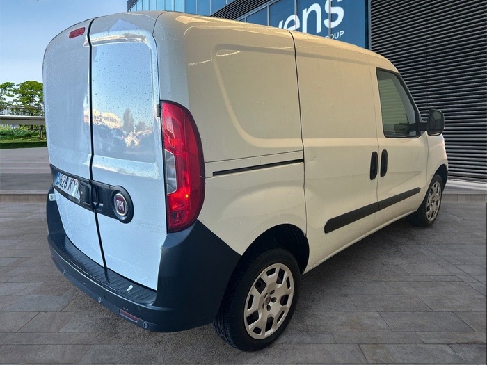 Fiat Dobló Cargo 1.4 T-Jet CNG SX 88 kW (120 CV) Vehículo usado en Madrid Fiat Dobló Cargo 1.4 T-Jet CNG SX 88 kW (120 CV) Vehículo usado en Madrid