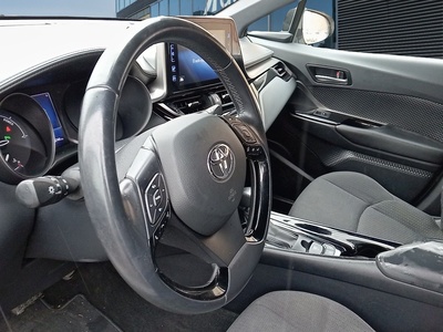 Toyota C-HR 1.8 125H Advance 90 kW (122 CV) 7 Toyota C-HR 1.8 125H Advance 90 kW (122 CV) 7